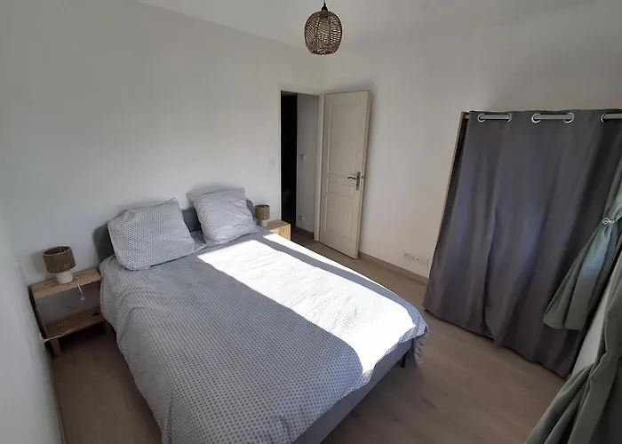 Holiday home Charming Near Saint-emilion